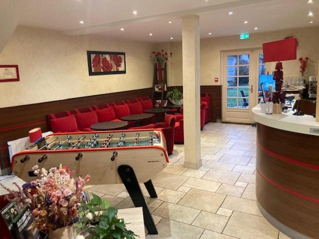 Hotel Restaurant Les Coquelicots, The Originals Relais Saint-Pardoux-l'Ortigier Esterno foto