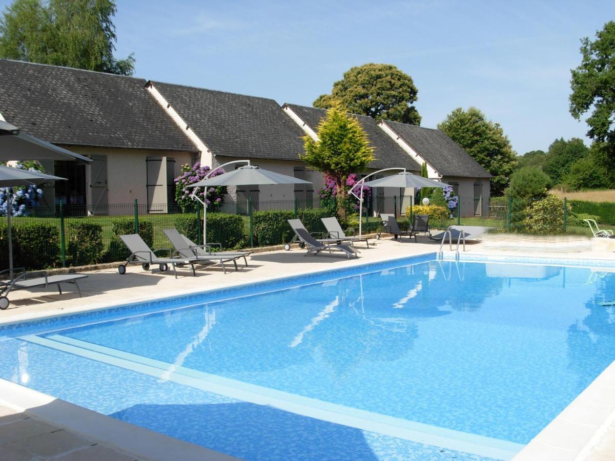 Hotel Restaurant Les Coquelicots, The Originals Relais Saint-Pardoux-l'Ortigier Esterno foto