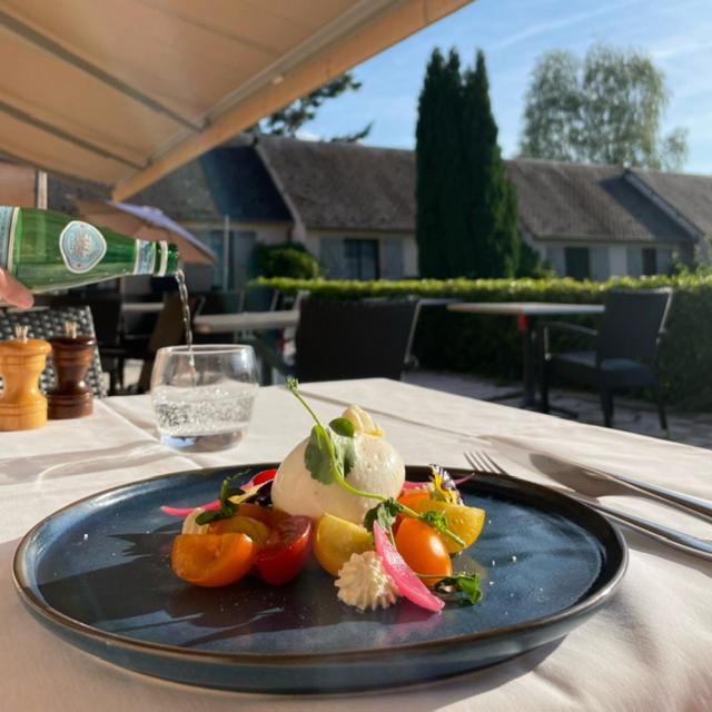 Hotel Restaurant Les Coquelicots, The Originals Relais Saint-Pardoux-l'Ortigier Esterno foto