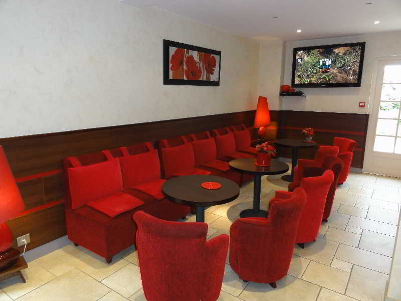 Hotel Restaurant Les Coquelicots, The Originals Relais Saint-Pardoux-l'Ortigier Esterno foto