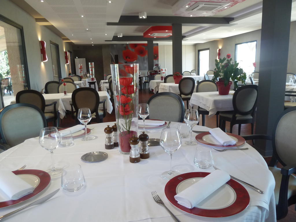 Hotel Restaurant Les Coquelicots, The Originals Relais Saint-Pardoux-l'Ortigier Esterno foto